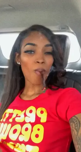 ‘pretty brown thang’ 🙈 my shirt said it not me