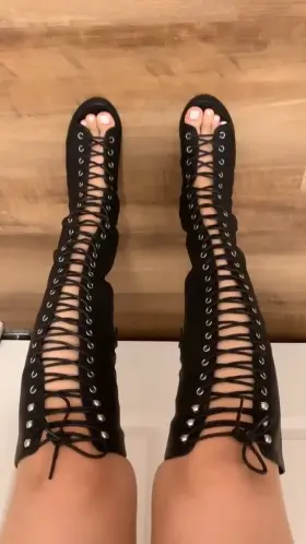Heels GIF by tippytoes2