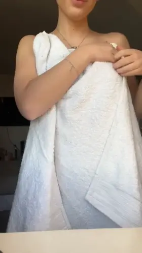 21 [F4M]Sending a masturbating video to every guy that upvotes ☺️ (My auto reply is on)😋sc: egeorge4652