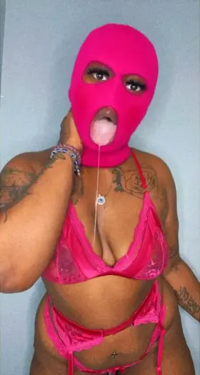 Pretty in pink come play 🥵💕