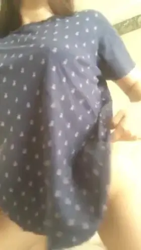 Showing my titties :3