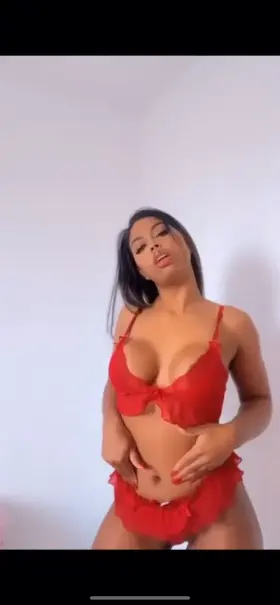 There's always a wild side to an innocent face👅😈