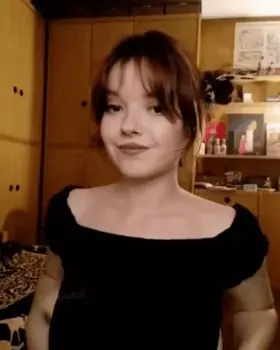 Let's see how many of you would fuck my adorable French face ✨🥺