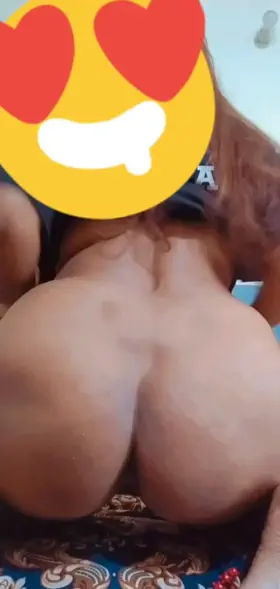 How many dads would love to spank my paki ass ? 😍💦 19[F]