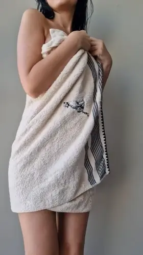 Oh no, my towel dropped!