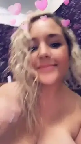 Johhhh would say they are nice big and vieny but in the light