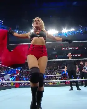 Lacey Evans and that camera shoved up her ass 😅