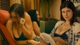 Sydney Sweeney and Alexandra Daddario in the new episode of The White Lotus