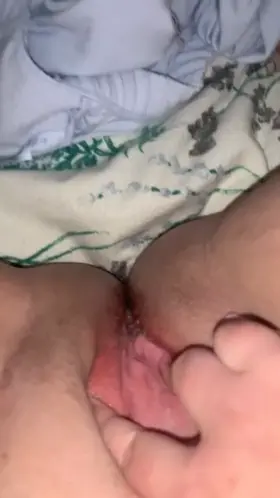 do you like watching me play with my pretty pink innie? 😋