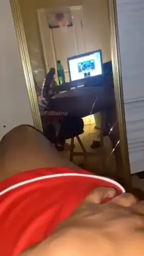 (18) any dads wanna stroke a stud off?