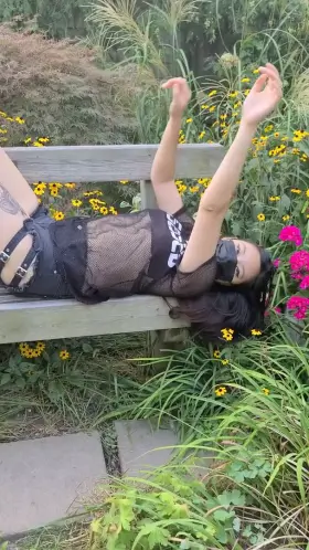 Please turn it up and make me scream