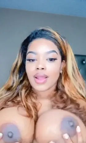 Let’s cum together daddy 👻briilovely2