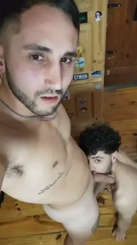 seems he's very hungry💦🍆do you want to see the full video? check my profile for direct access to all my hot content🥵🥵