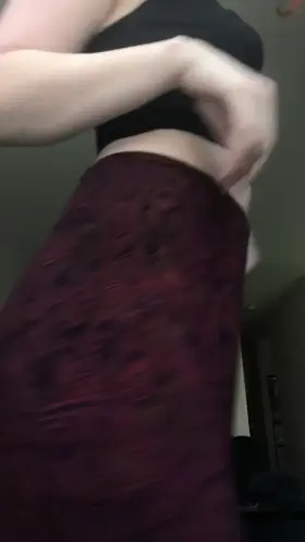 I’m not wearing panties under my skirt - wanna see ?