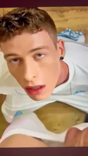 When your friend lets you know whose boss 😩