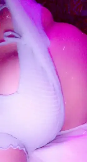 [oc] latina titty pop