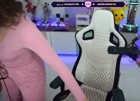 Too thick ugh 👅🍑