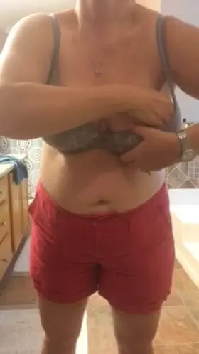 Pulling out my 36DDs for you to see. (Female) (52) ❤️