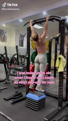 Brooke Hazard (pull-ups + posing)