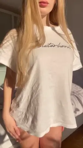 Start your Monday off right with looking at my titties 😜 [drop]