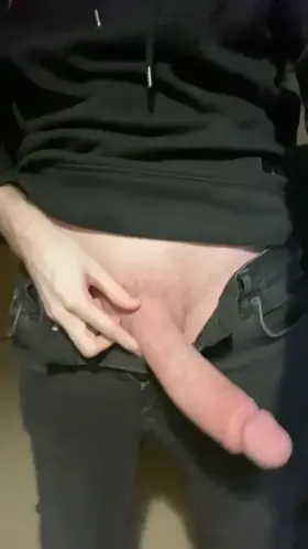 I've been gooning to his cock for days while he tells me how small and pathetic my dick is compared to his HUGE alpha cock 🤤