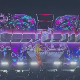 Shaking her gigantic ass