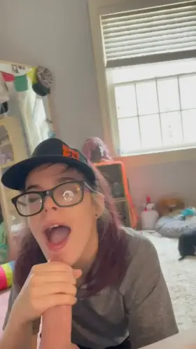 Teaching me to be a good girl before work 😇