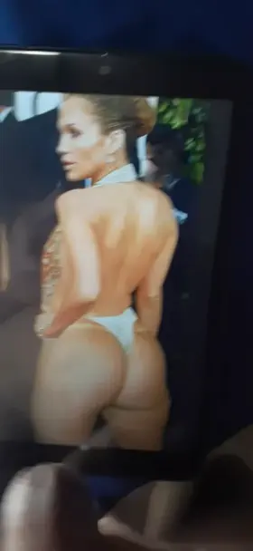 Cumming all over J Lo's fat ass. 💧🍆🍑