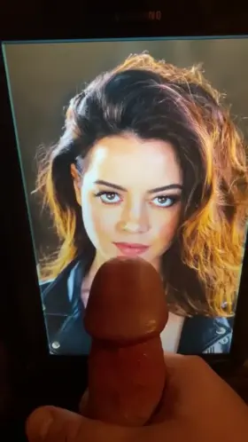 Aubrey Plaza’s amazing face deserves so much cum