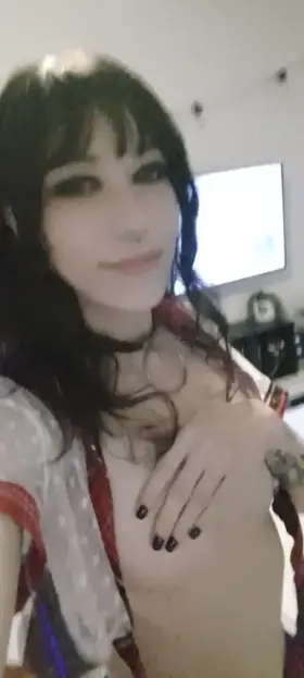 Would you like a awkward goth girl to help you cum? 👽