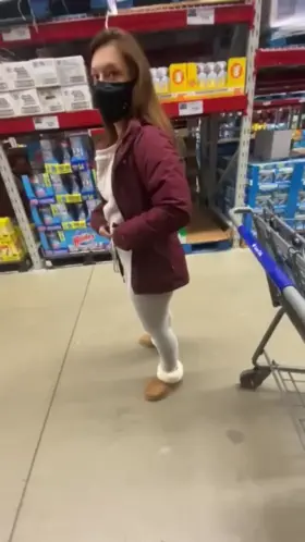 Flashing in Sams Club!