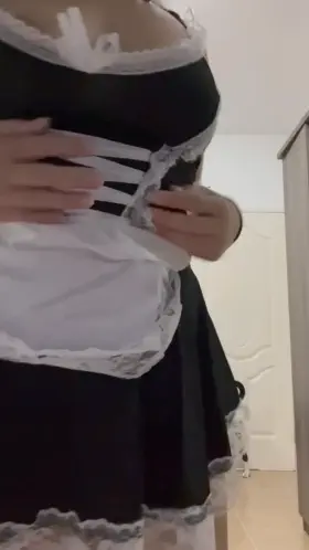 Horny juicy Asian ready to be spanked 👀👅FFRREE profile so come say hey! (Free link below)