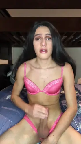 Just a girl with an extra thing to grab onto 😉💖