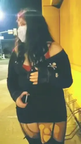 Gf is showing off outside