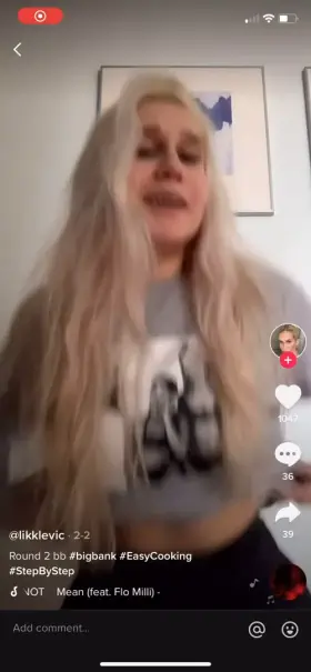 Small waist pretty face with a