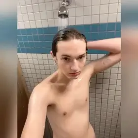 Cumming HARD in the public showers that my dad sent me to 😏