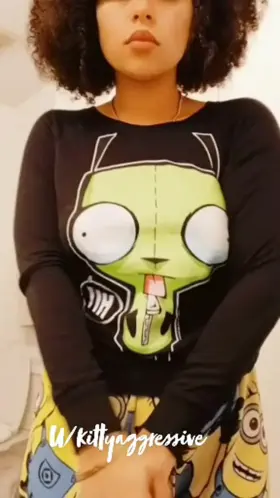 Kiss me here... 💋