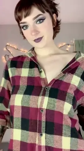 Baggy flannels definitely hide them