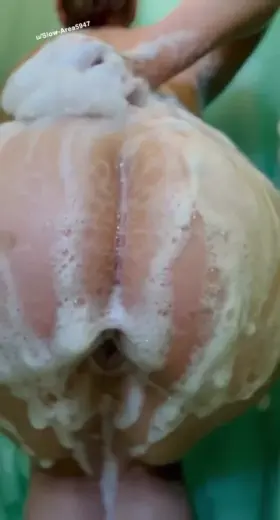 Wanna get in between these cheeks ? 💦