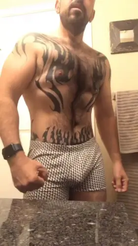 So many hot guys here, just trying to become one of you all