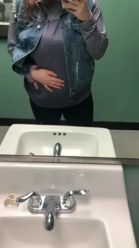 Droppin titties at work [f]or TittyTuesdayyy🧞‍♀️💋✨