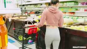 [/r/OneStopNSFW] Leila Larocco - Grocery Run