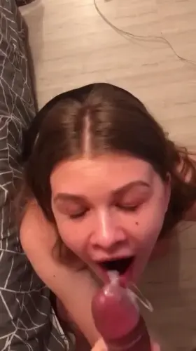 Who wants cum on me like this? 🥵