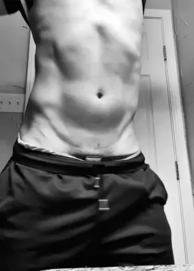 Trying to do this on/off thing but shorts keep getting stuck, can you help me?