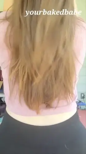 A little tease for all the daddies😘