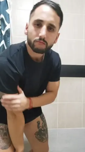 30 do you want to come and help me with my fat cock? 🍆