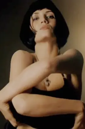 Elia Galera - Amazing unveiling in 'The Ugliest Woman in the World'