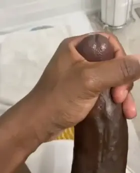 I really want my sister to come clean me up 😳