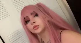 Can someone take these clothes off of me😩