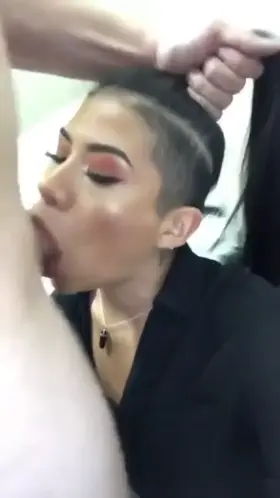 I need to fuck someone’s mouth like this right now 😩